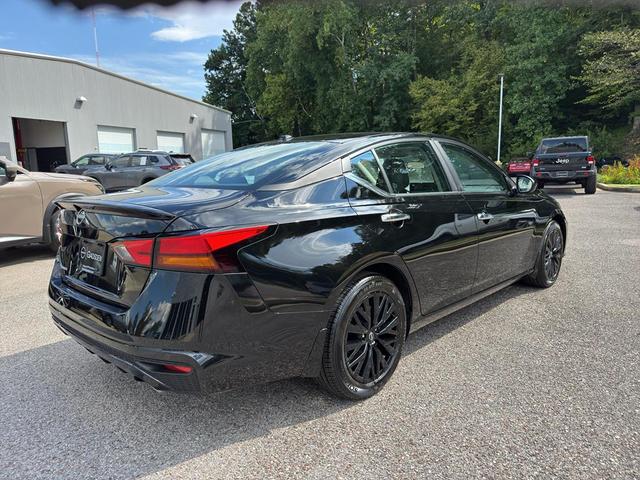 Photo of 2025 Super Black Nissan Altima