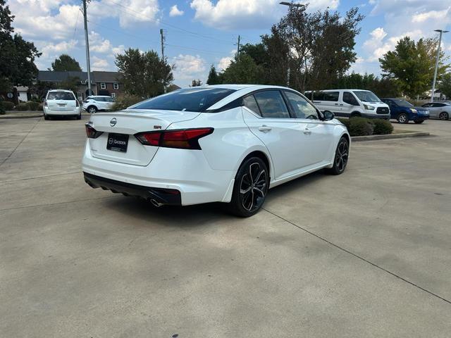 Photo of 2025 Pearl White Tricoat Nissan Altima