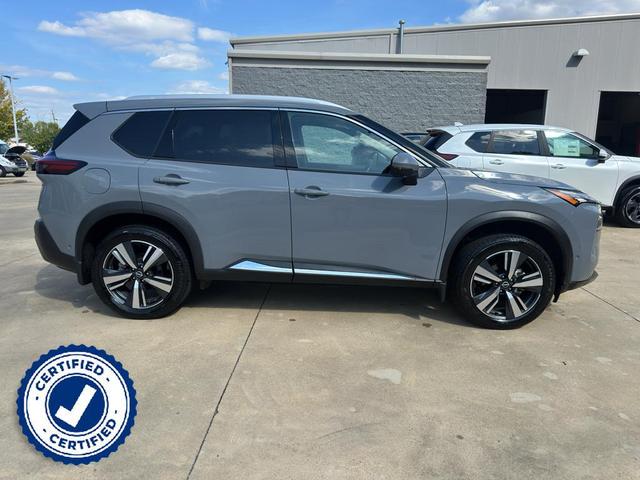 Photo of 2023 Boulder Gray Pearl Nissan Rogue