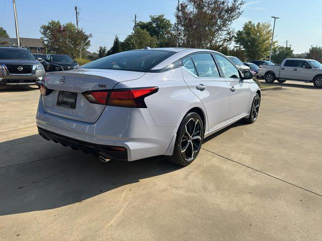Photo of 2025 Gray Sky Pearl Nissan Altima