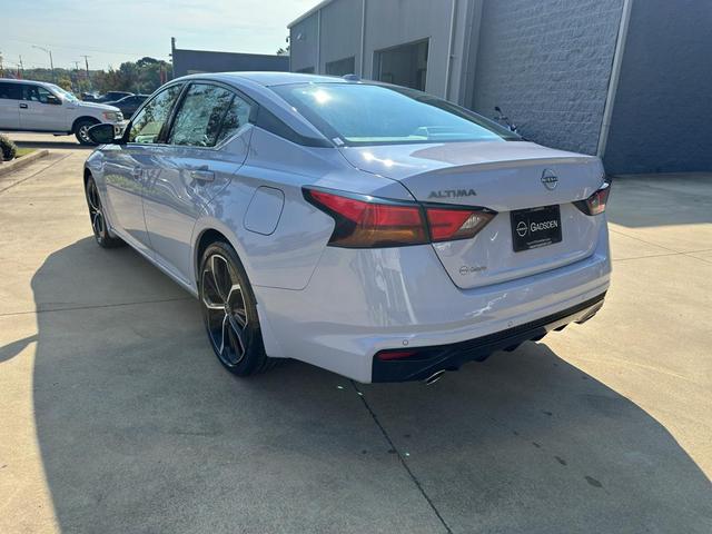 Photo of 2025 Gray Sky Pearl Nissan Altima
