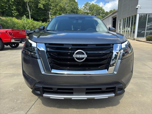 Photo of 2025 Gun Metallic Nissan Pathfinder