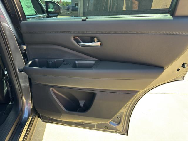 Photo of 2025 Gun Metallic Nissan Pathfinder