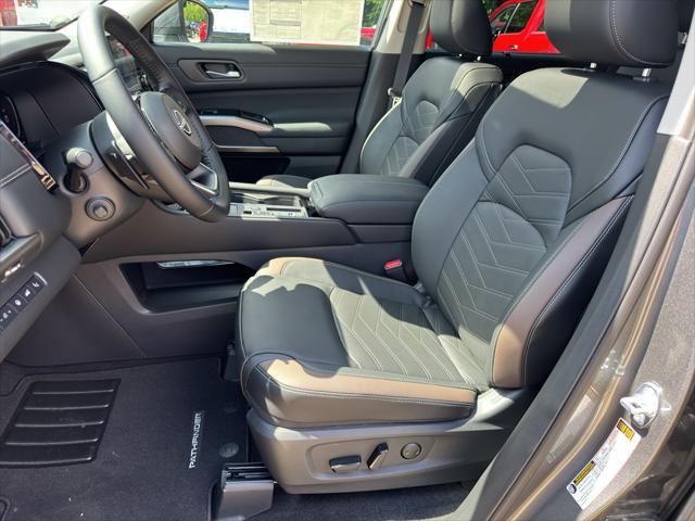Photo of 2025 Gun Metallic Nissan Pathfinder