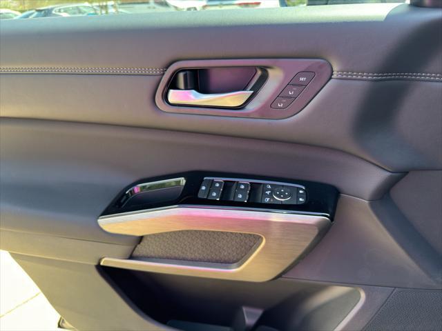 Photo of 2025 Gun Metallic Nissan Pathfinder