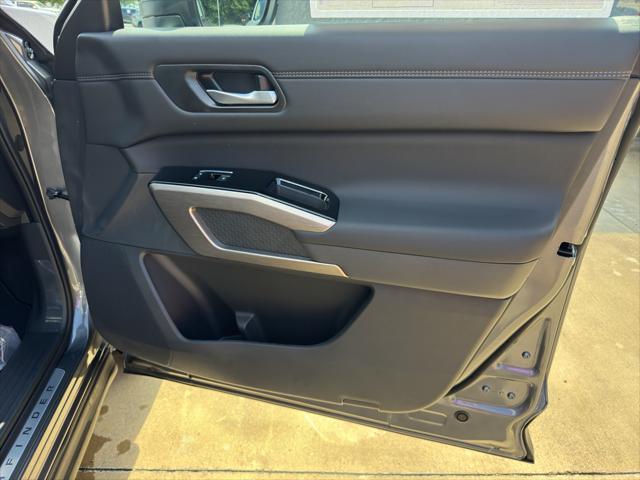 Photo of 2025 Gun Metallic Nissan Pathfinder