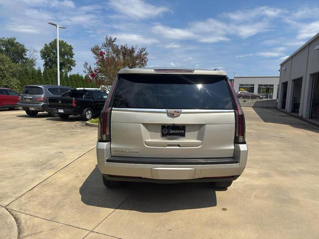 Photo of 2015 Silver Coast Metallic Cadillac Escalade