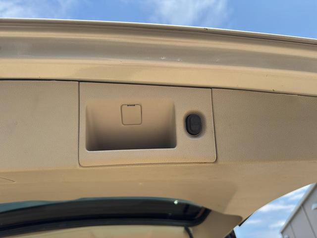 Photo of 2015 Silver Coast Metallic Cadillac Escalade