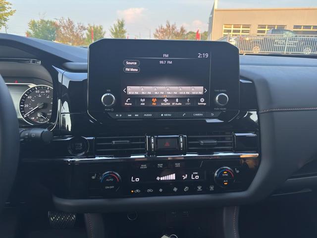 Photo of 2025 Obsidian Green Pearl Nissan Pathfinder