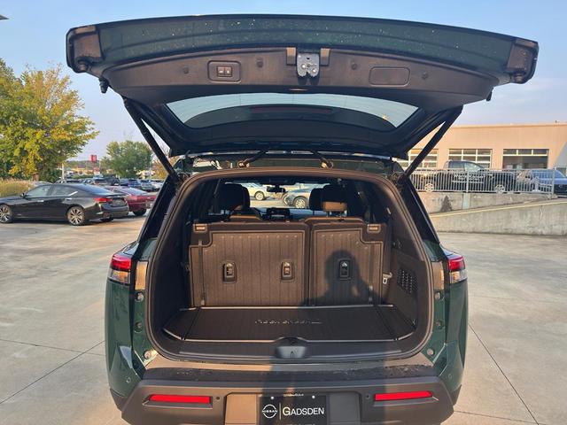 Photo of 2025 Obsidian Green Pearl Nissan Pathfinder