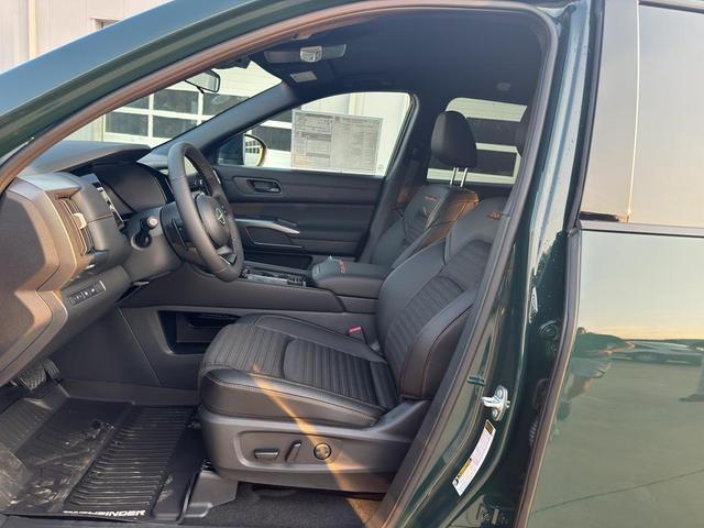 Photo of 2025 Obsidian Green Pearl Nissan Pathfinder