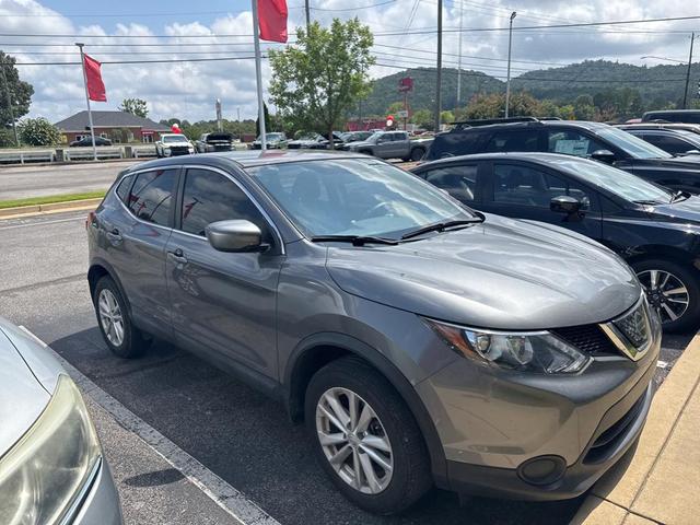 Photo of 2018 Gun Metallic Nissan Rogue Sport
