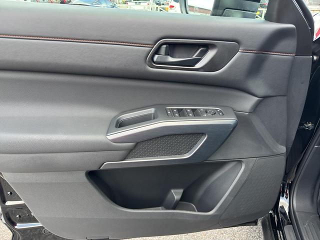 Photo of 2025 Super Black Nissan Pathfinder