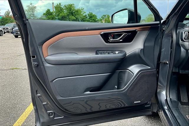 Photo of 2025 Magnetite Gray Metallic Subaru Forester