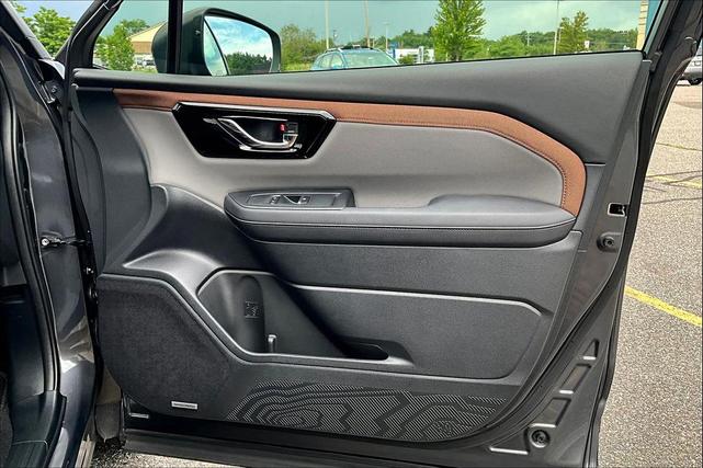 Photo of 2025 Magnetite Gray Metallic Subaru Forester