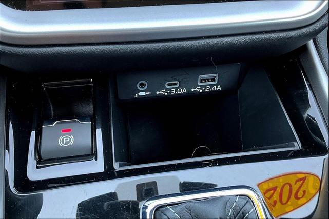 Photo of 2025 Ice Silver Metallic Subaru Outback