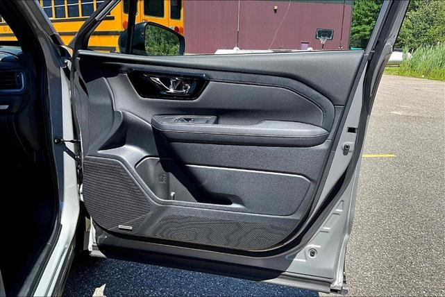 Photo of 2025 River Rock Pearl Subaru Forester