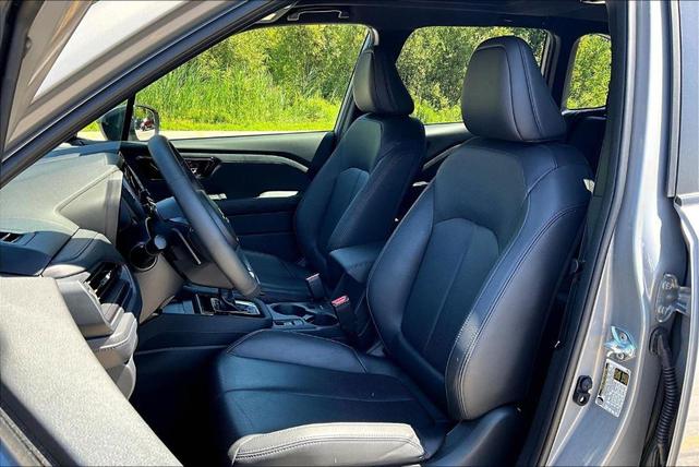 Photo of 2025 River Rock Pearl Subaru Forester
