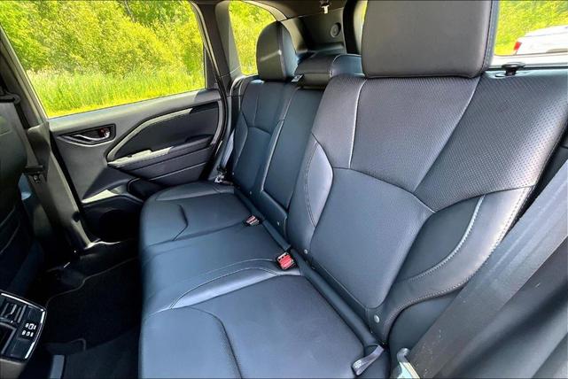 Photo of 2025 River Rock Pearl Subaru Forester