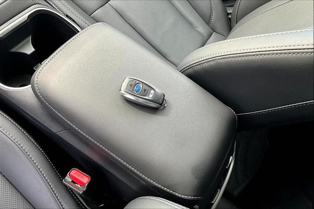 Photo of 2025 Ice Silver Metallic Subaru Outback