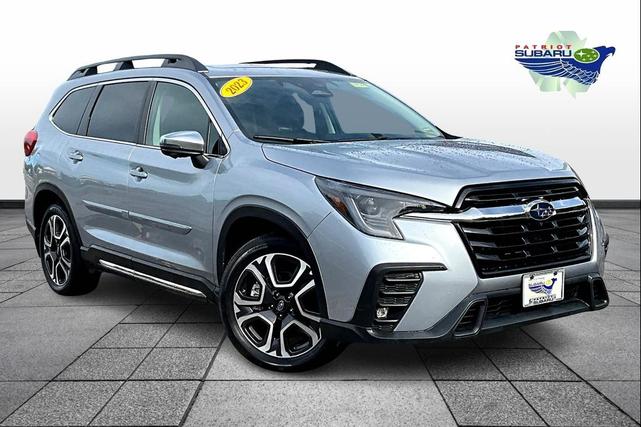 Photo of 2023 Ice Silver Metallic Subaru Ascent