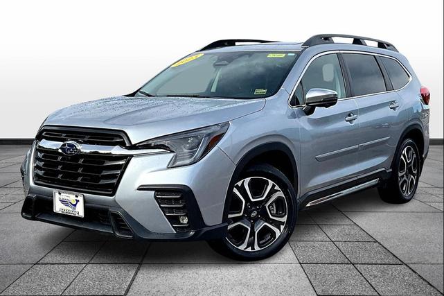 Photo of 2023 Ice Silver Metallic Subaru Ascent