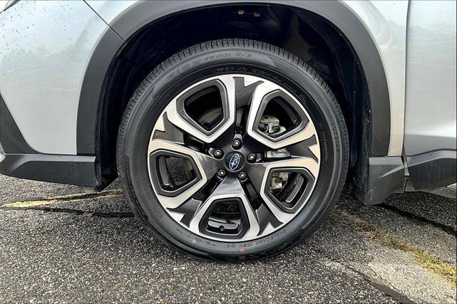 Photo of 2023 Ice Silver Metallic Subaru Ascent