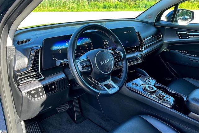 Photo of 2023 Blue Kia Sportage Hybrid