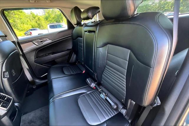 Photo of 2023 Blue Kia Sportage Hybrid