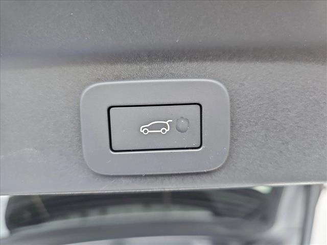 Photo of 2026 Fuji White Jaguar F-PACE