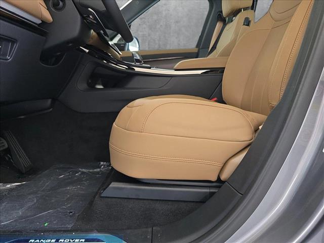 Photo of 2025 Eiger Grey Metallic Land Rover Range Rover Sport