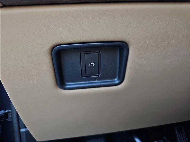 Photo of 2025 Varesine Blue Metallic Land Rover Range Rover