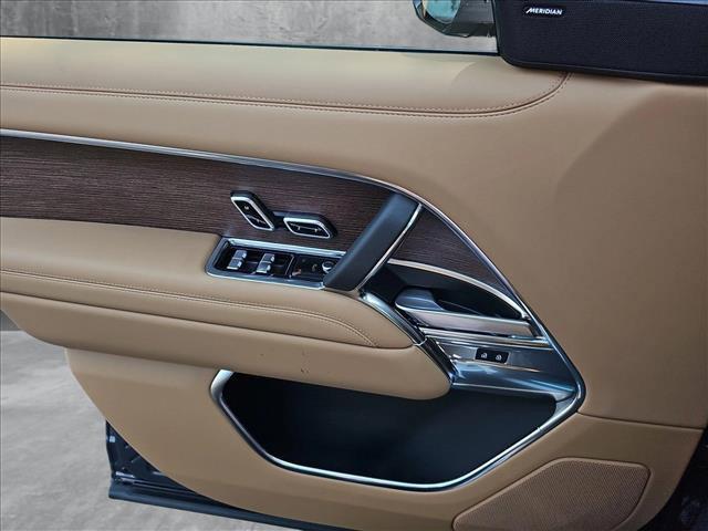 Photo of 2025 Varesine Blue Metallic Land Rover Range Rover