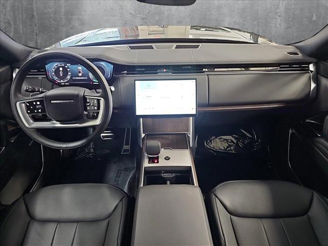 Photo of 2025 Santorini Black Metallic Land Rover Range Rover