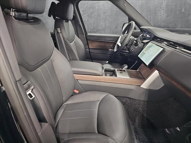 Photo of 2025 Santorini Black Metallic Land Rover Range Rover