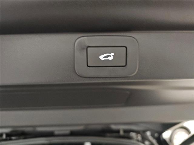 Photo of 2025 Santorini Black Metallic Land Rover Range Rover