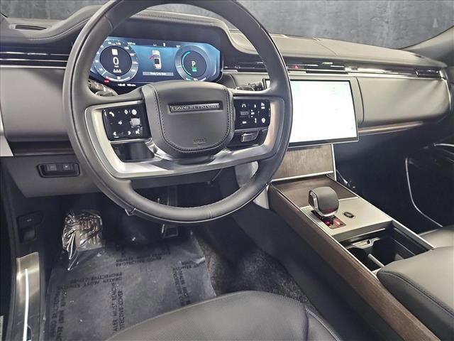 Photo of 2025 Santorini Black Metallic Land Rover Range Rover
