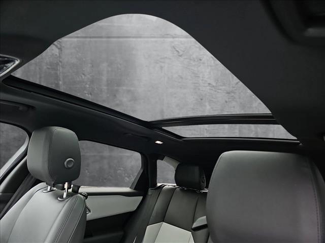 Photo of 2026 Giola Green Metallic Land Rover Range Rover Velar