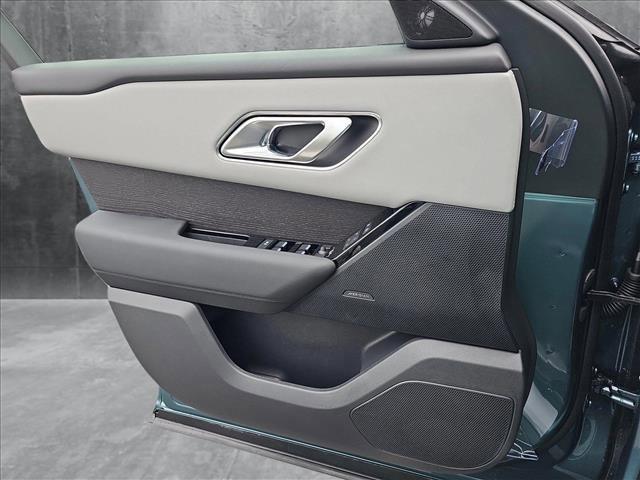 Photo of 2026 Giola Green Metallic Land Rover Range Rover Velar