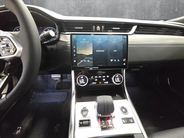 Photo of 2024 Fuji White Jaguar XF