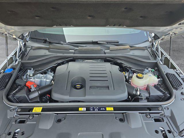 Photo of 2025 Hakuba Silver Metallic Land Rover Range Rover