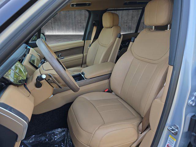 Photo of 2025 Hakuba Silver Metallic Land Rover Range Rover