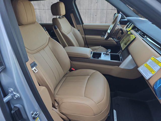 Photo of 2025 Hakuba Silver Metallic Land Rover Range Rover