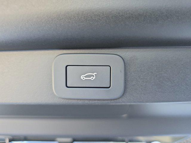 Photo of 2025 Hakuba Silver Metallic Land Rover Range Rover