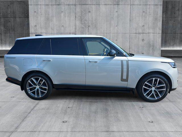 Photo of 2025 Hakuba Silver Metallic Land Rover Range Rover