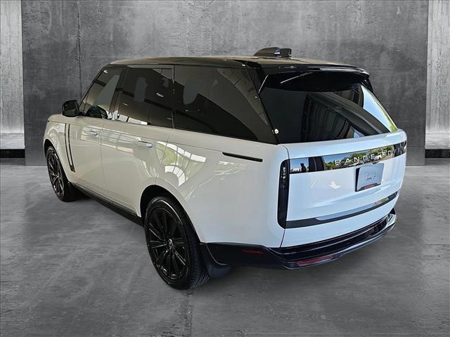 Photo of 2025 Ostuni Pearl White Premium Metallic Land Rover Range Rover