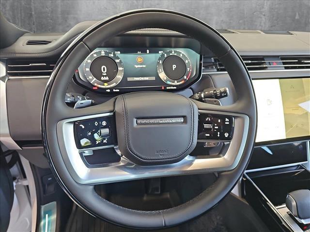 Photo of 2025 Ostuni Pearl White Premium Metallic Land Rover Range Rover