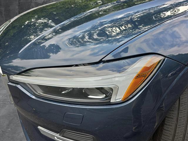 Photo of 2022 Denim Blue Metallic Volvo XC60