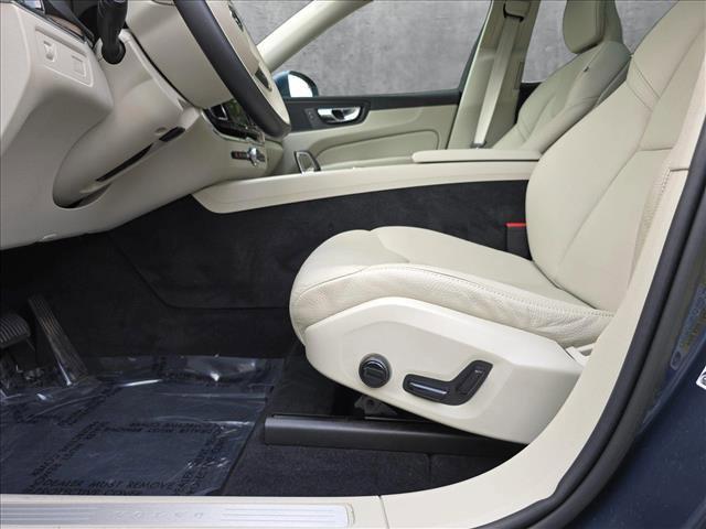 Photo of 2022 Denim Blue Metallic Volvo XC60