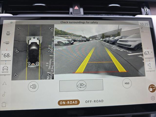 Photo of 2024 Fuji White Land Rover Discovery Sport